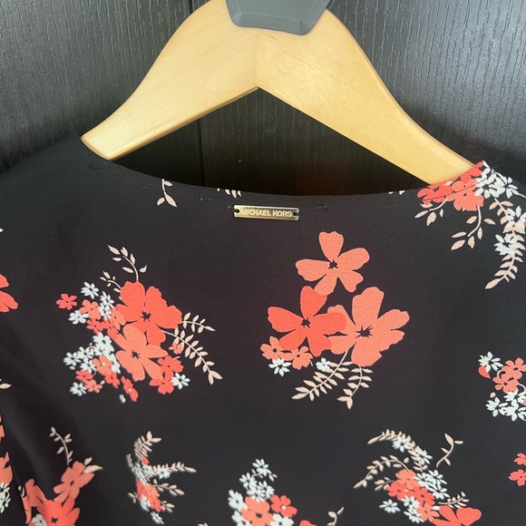 Floweral Mikhael Kors Top - Picture 2 of 7